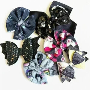 Girls Halloween Hair bow, set of 3, grab bag bows, pennywise, handmade, baby bow